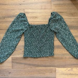 Abercrombie long sleeve smocked floral top. Dark green. Size small.